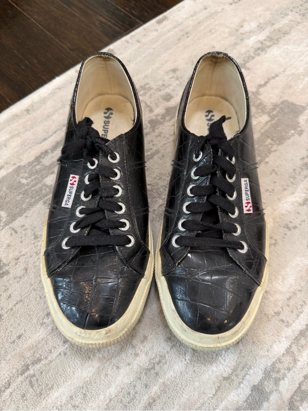 Superga women’s Black patent leather Low-Top Sneakers